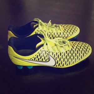Women's Nike cleats - size 8.5
